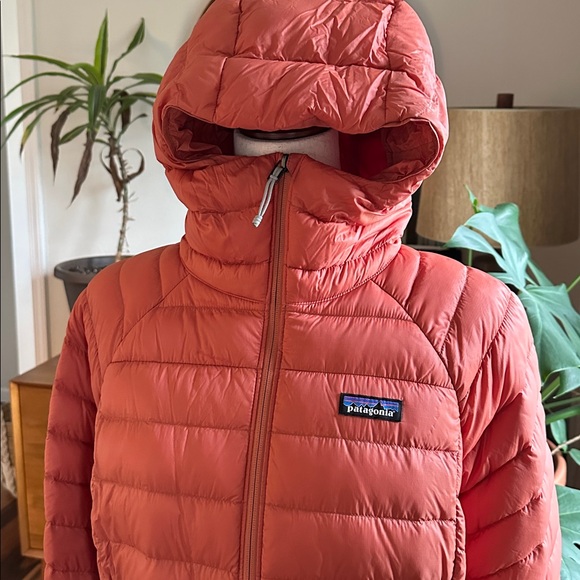 NWOT Patagonia Women's Orange Hooded Puffer Jacket - Picture 2 of 4